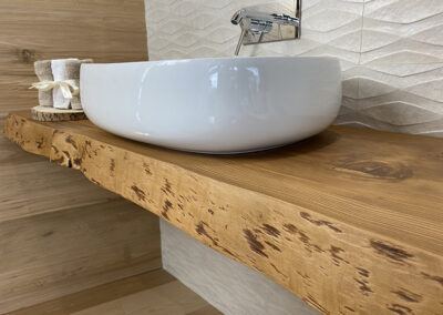 mensola da bagno in legno massello di cedro